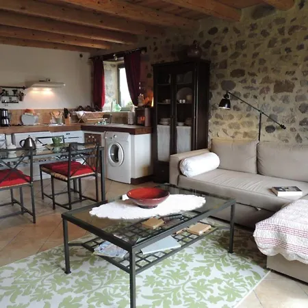 Montaigut-le-blanc, 2 Pieces, 2 Personnes - Fr-1-630-189 Сasa de vacaciones *